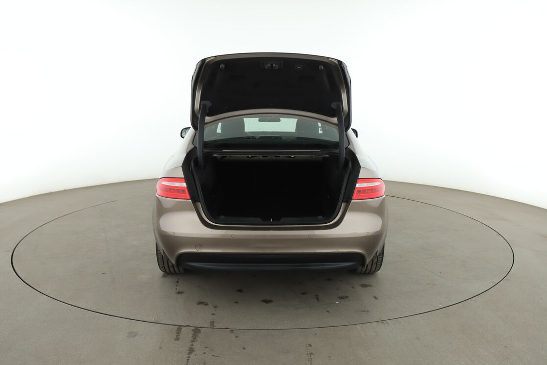 Intérieur sièges arrière depuis le côté conducteur