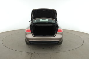 Intérieur sièges arrière depuis le côté conducteur