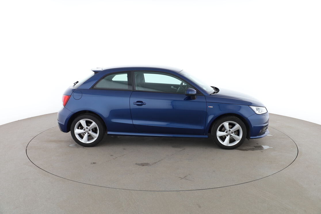 Extérieur côté droit