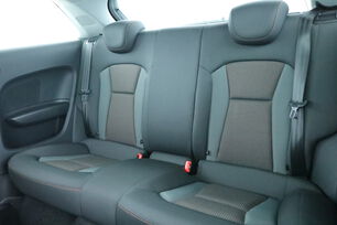 Intérieur sièges arrière depuis le côté conducteur