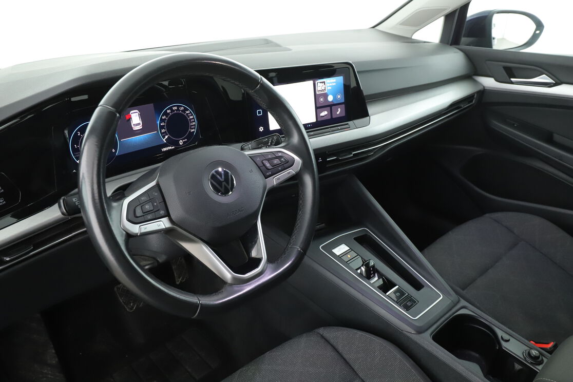 Innenraum auf der Fahrerseite 2