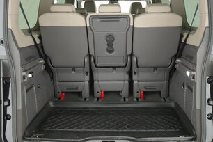 carDetails.imgAlt.interior.9