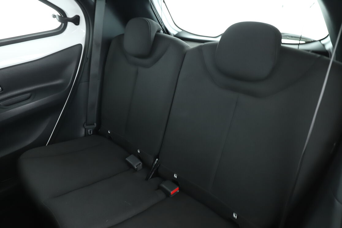 Intérieur sièges arrière depuis le côté conducteur