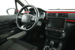 Intérieur côté conducteur depuis le siège arrière