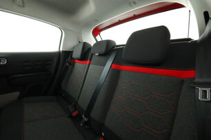 Intérieur sièges arrière depuis le côté conducteur
