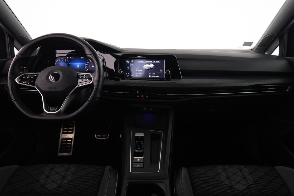 Intérieur avant de l'habitacle depuis le siège arrière