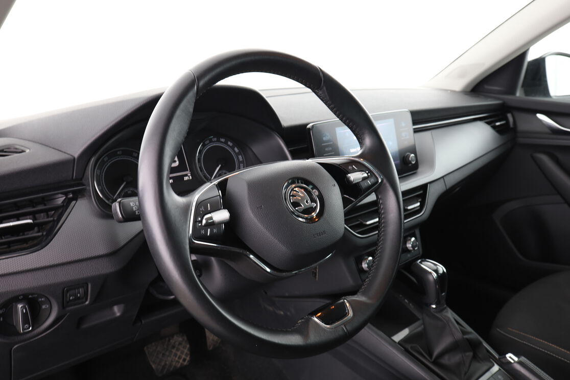 Intérieur côté conducteur 2