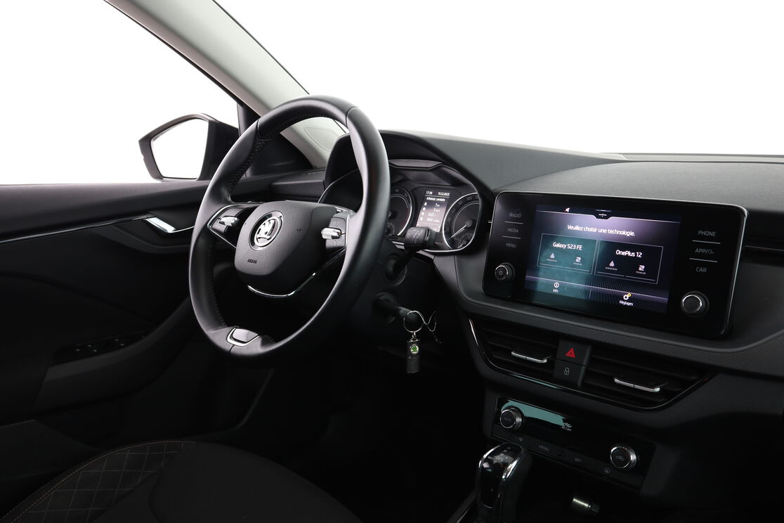 Intérieur côté conducteur depuis le siège arrière