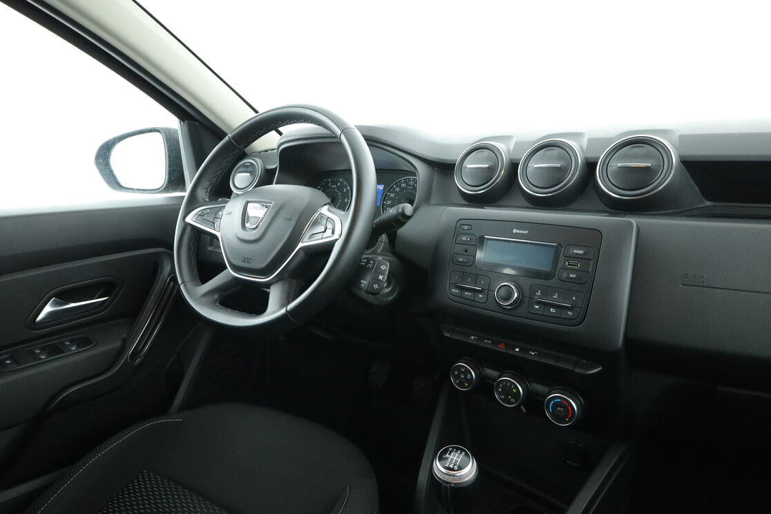 Intérieur côté conducteur depuis le siège arrière