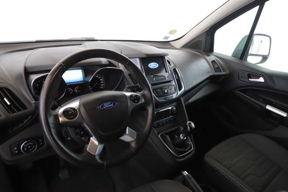 Intérieur côté conducteur 2