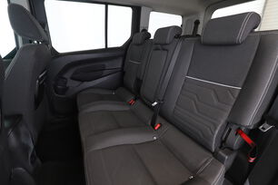 Intérieur sièges arrière depuis le côté conducteur