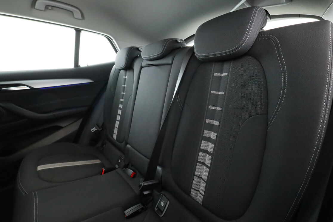 Intérieur sièges arrière depuis le côté conducteur