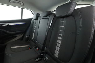 Intérieur sièges arrière depuis le côté conducteur