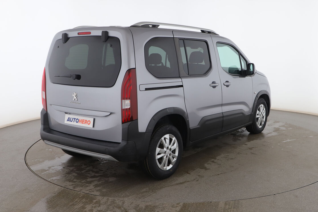 Exterior posterior derecho