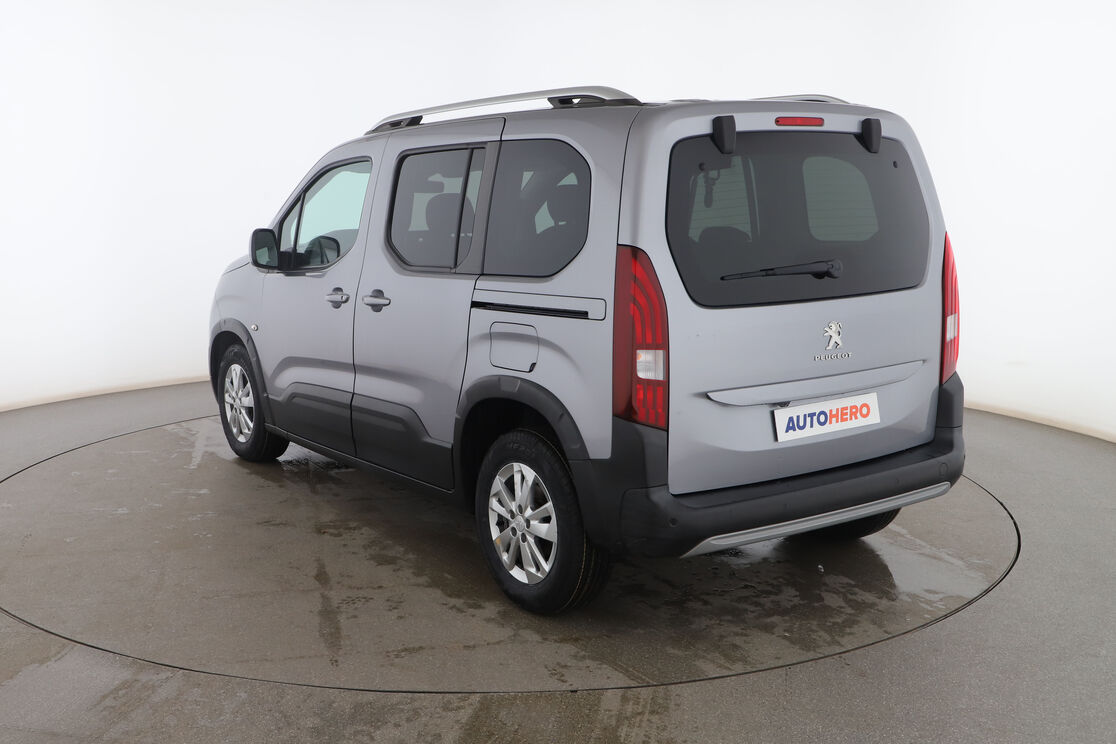 Exterior trasero izquierdo