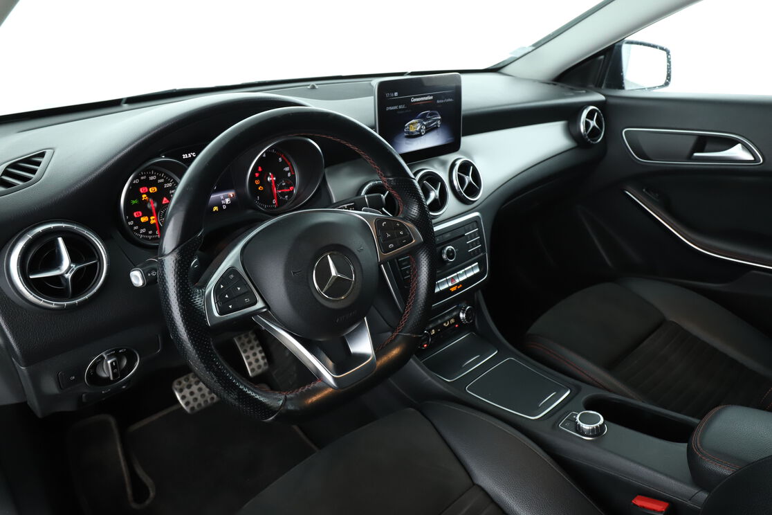 Intérieur côté conducteur 2