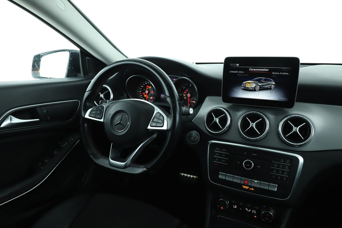 Intérieur côté conducteur depuis le siège arrière