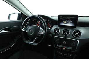 Intérieur côté conducteur depuis le siège arrière