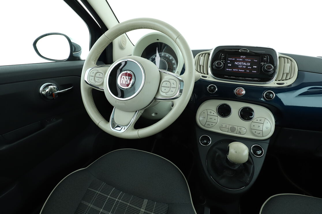 Intérieur côté conducteur depuis le siège arrière