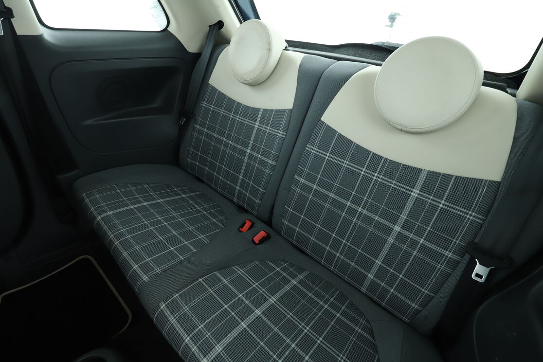 Intérieur sièges arrière depuis le côté conducteur