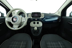 Intérieur avant de l'habitacle depuis le siège arrière