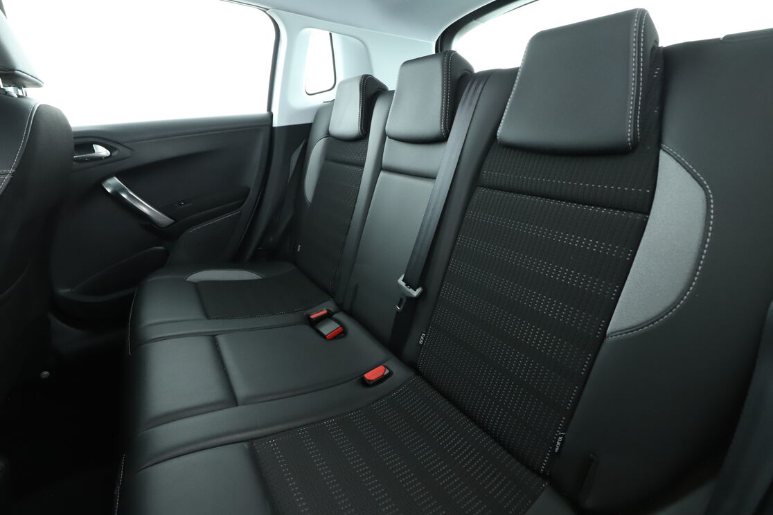 Intérieur sièges arrière depuis le côté conducteur