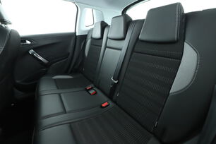 Intérieur sièges arrière depuis le côté conducteur