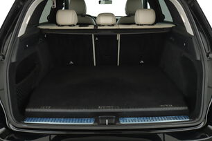 carDetails.imgAlt.interior.9