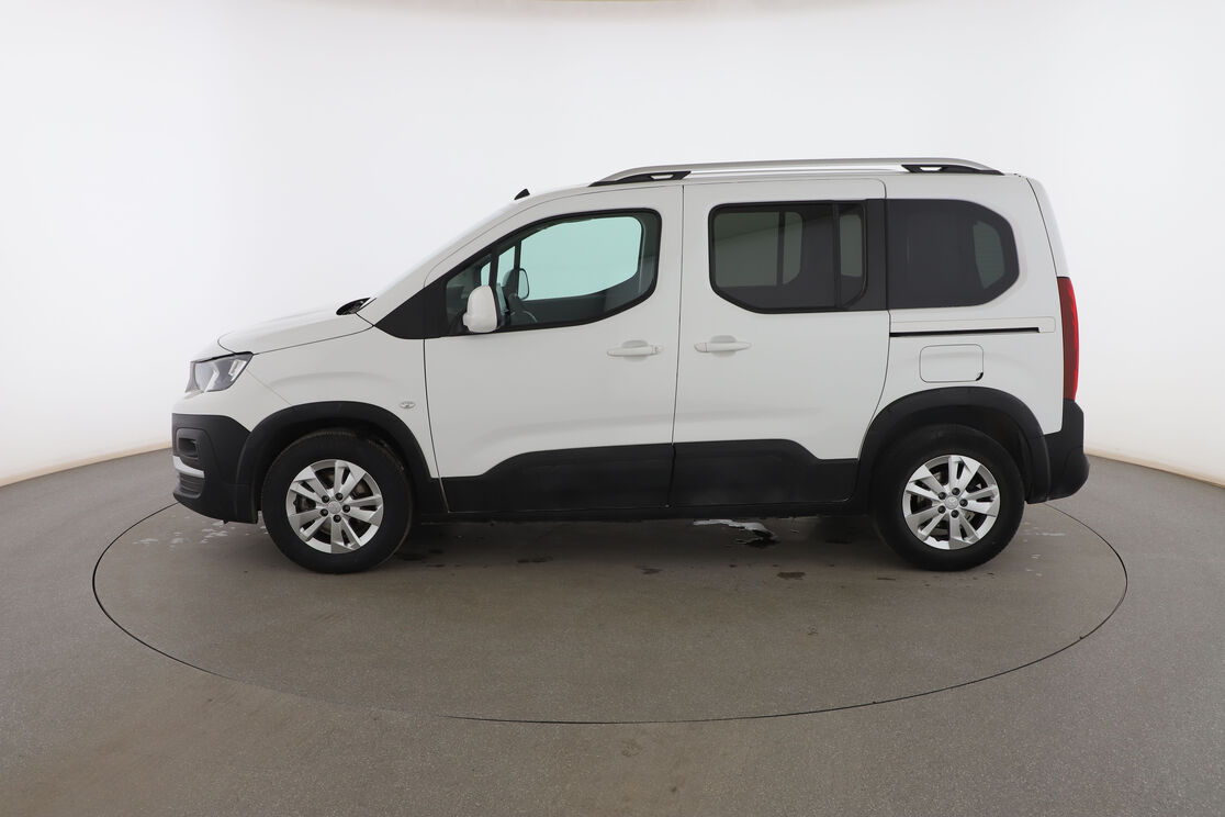 Exterior lado izquierdo