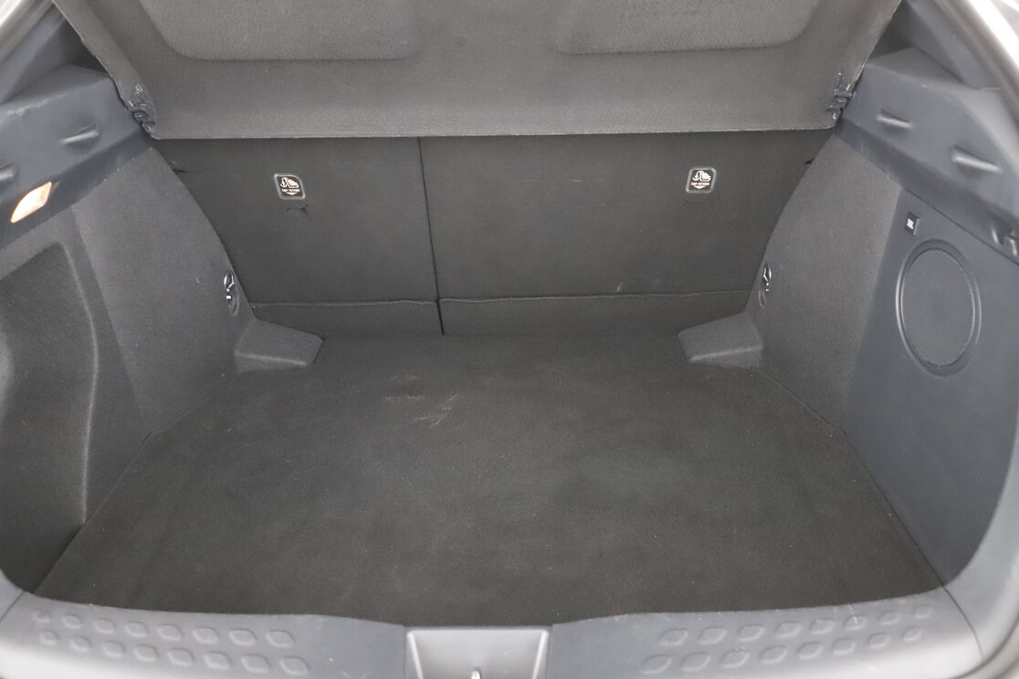 Intérieur coffre 2