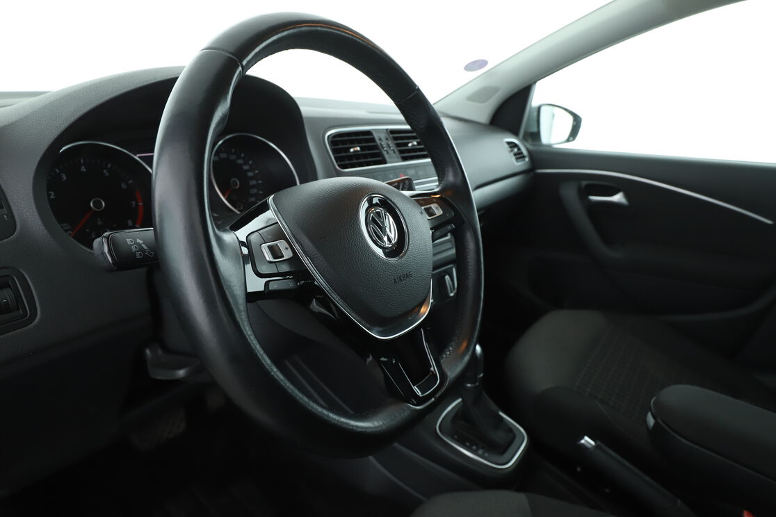 Intérieur côté conducteur 2