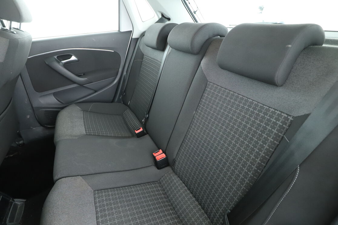 Intérieur sièges arrière depuis le côté conducteur