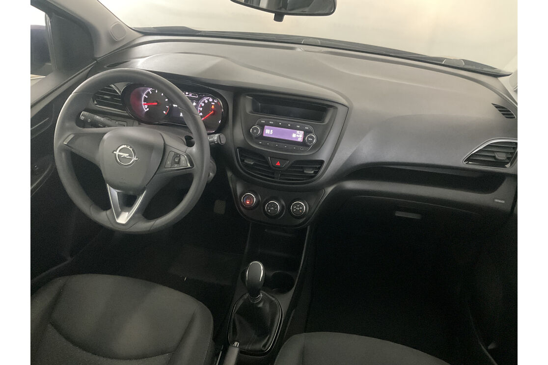 Interno lato guidatore, dal sedile posteriore