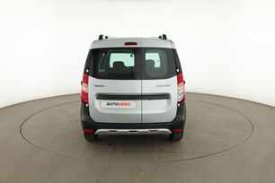 Extérieur arrière gauche