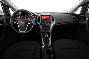 Interior frontal de la cabina desde el asiento trasero