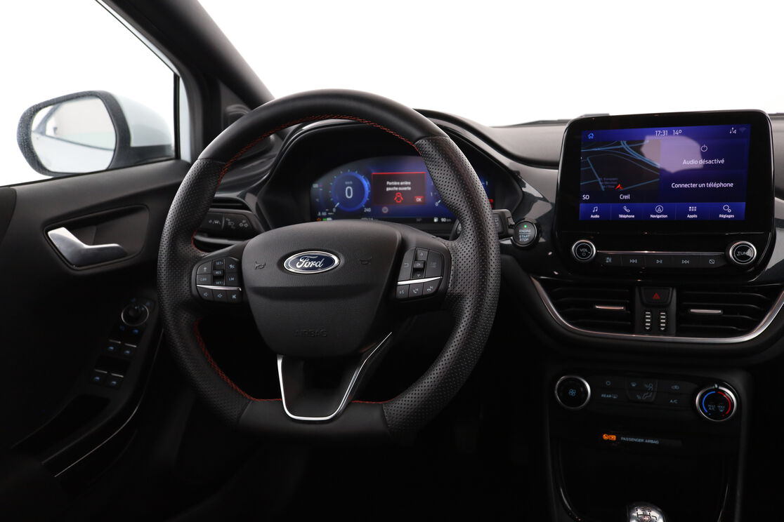 Intérieur côté conducteur depuis le siège arrière