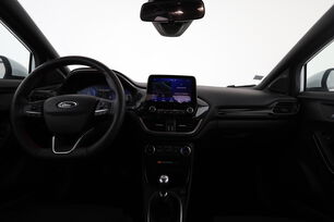 Intérieur avant de l'habitacle depuis le siège arrière