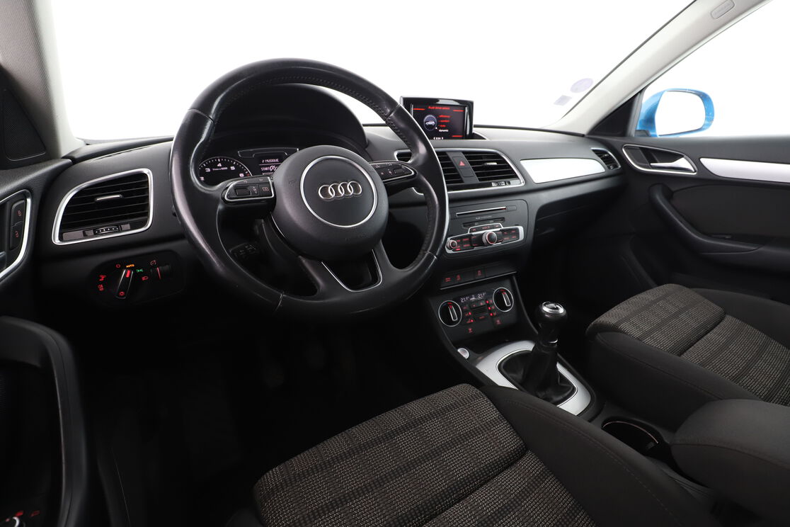 Intérieur côté conducteur 2