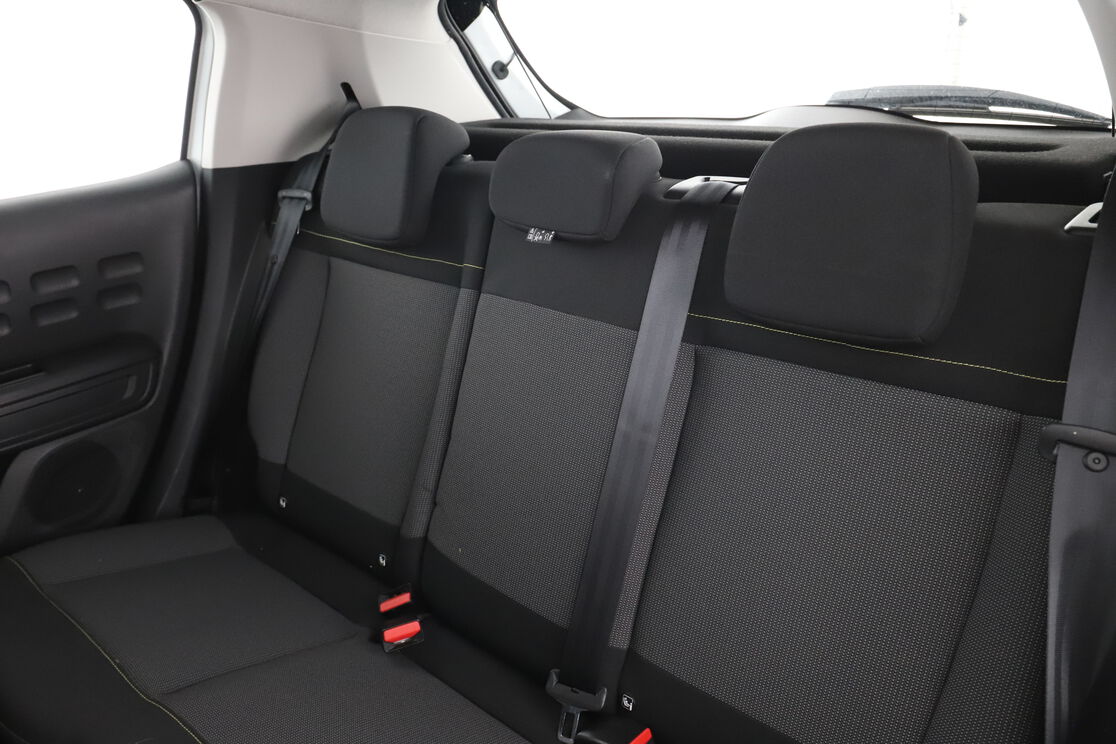 Intérieur sièges arrière depuis le côté conducteur