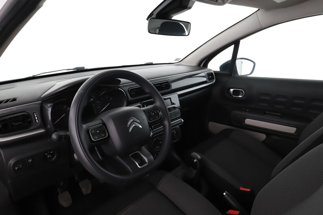 Intérieur côté conducteur 2