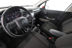 Intérieur côté conducteur 2
