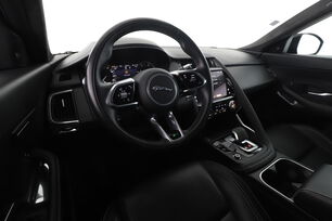 Intérieur côté conducteur 2