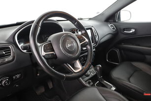Intérieur côté conducteur 2