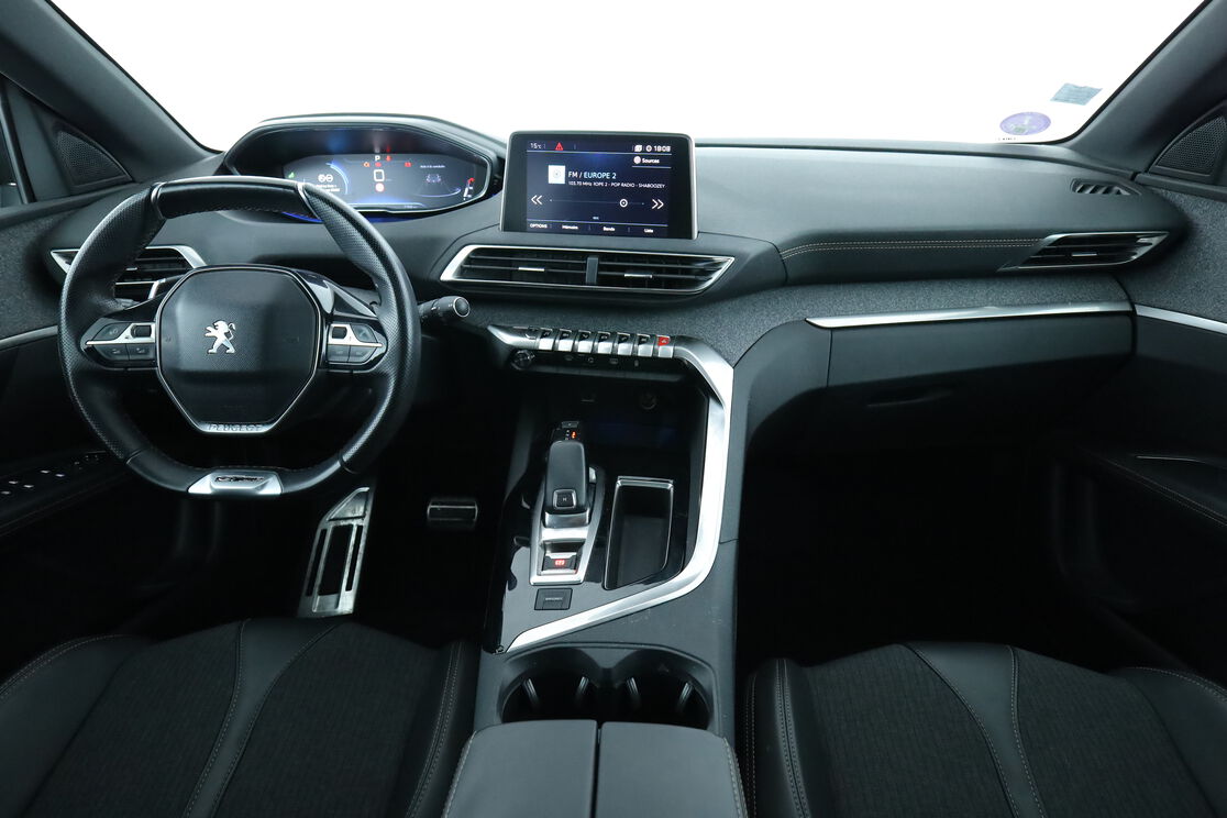 Intérieur avant de l'habitacle depuis le siège arrière