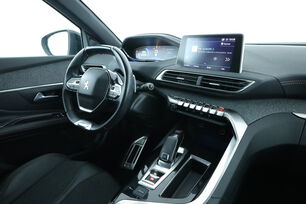 Intérieur côté conducteur depuis le siège arrière