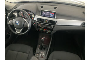 Interno lato guidatore, dal sedile posteriore