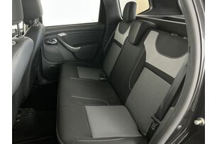 Interno sedili posteriori, dal lato guidatore