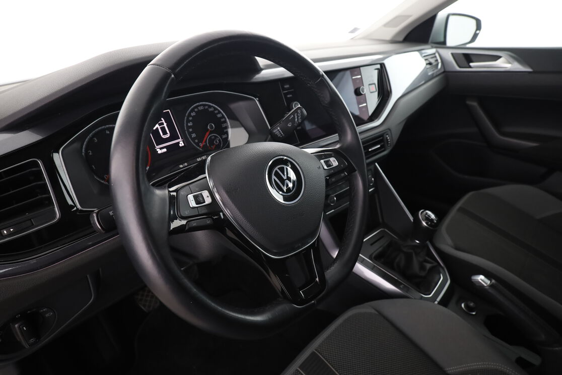 Intérieur côté conducteur 2