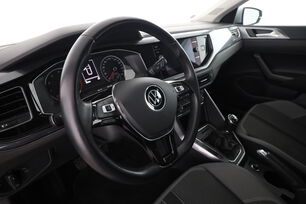 Intérieur côté conducteur 2