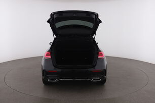 carDetails.imgAlt.interior.10